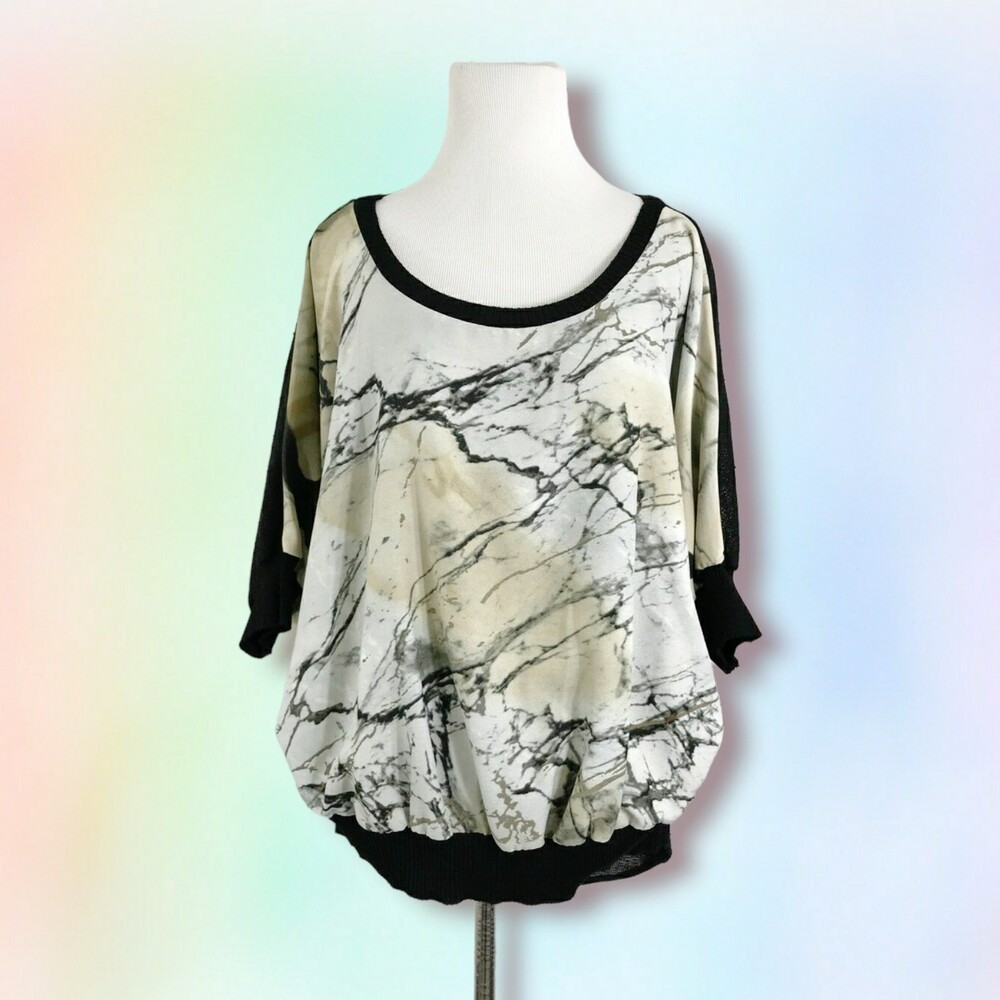 ALBERTO MAKALI Top M Slinky Stretch Knit Dolman Batwing Abstract artsy mature